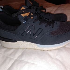 New balance shoes